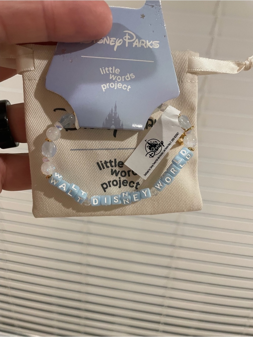 Disney little words Light Blue and White Beaded Bracelet — 'WALT DISNEY WORLD'